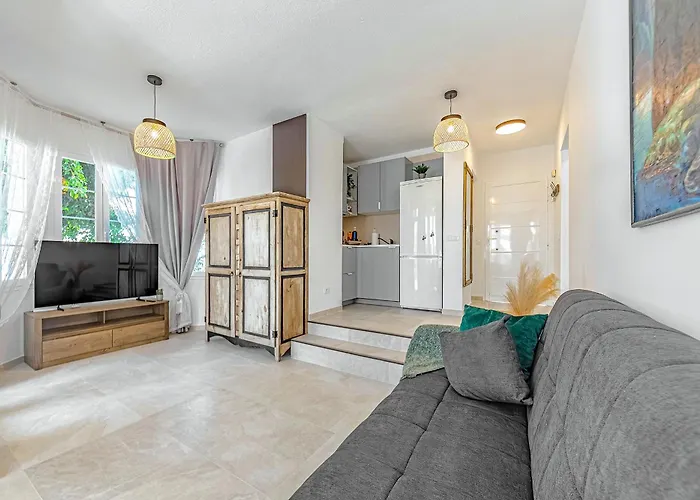 Apartment 2 Bedroom In Fanabe Costa Adeje (Tenerife)