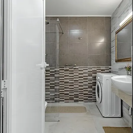 2 Bedroom In Fanabe דירה
